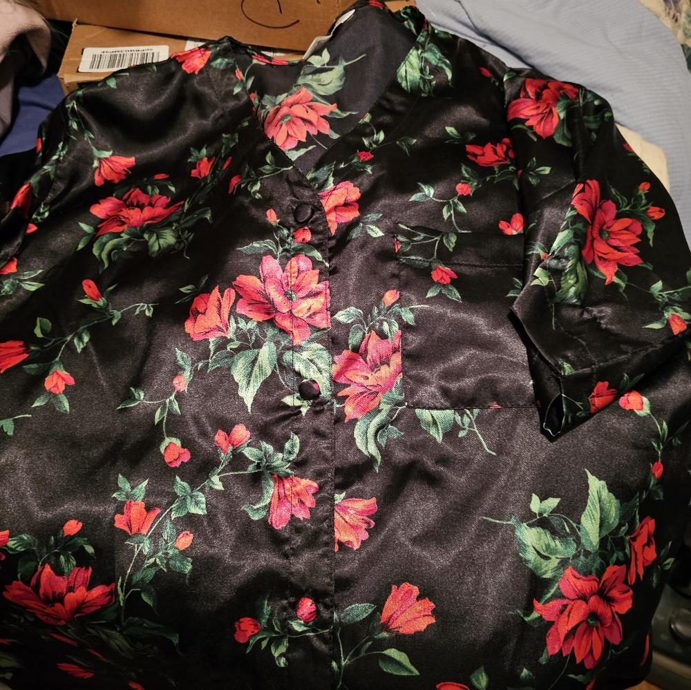 Winlar silk Robe - Picture 2 of 3